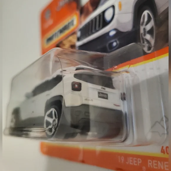 2019 Jeep Renegade Matchbox Car Diecast Metallic White Pearl Shortcard - Picture 5 of 11
